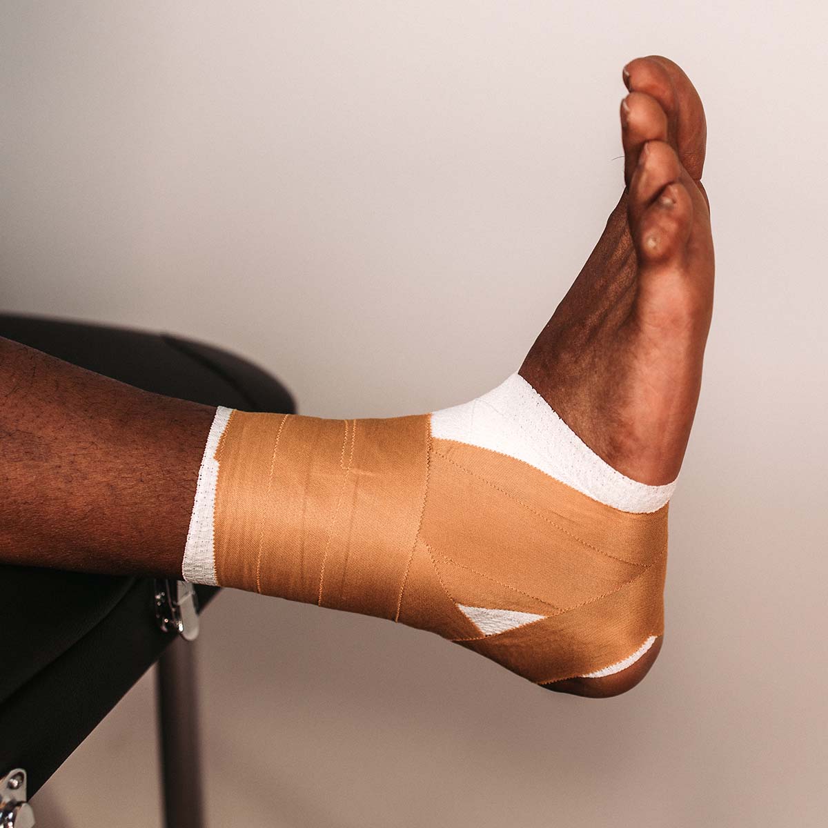 What is the Best Tape for Ankle Strapping? - SPORTTAPE